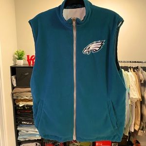 Eagles Reversible vest. Fleece/Nylon. Front chest logo on each side. Size XL.